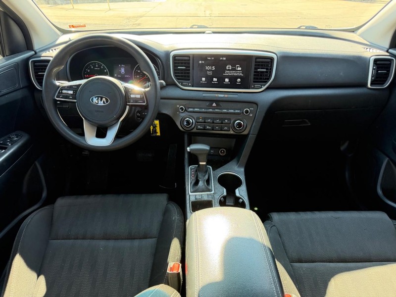 Kia Sportage Vehicle Full-screen Gallery Image 8
