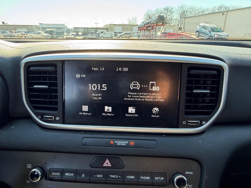 Kia Sportage Vehicle Full-screen Gallery Image 12