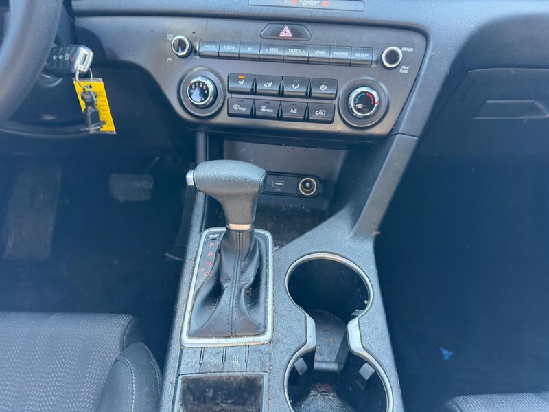 Kia Sportage Vehicle Full-screen Gallery Image 14