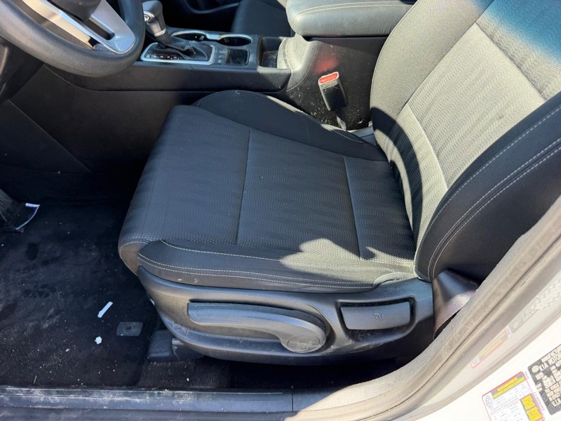 Kia Sportage Vehicle Full-screen Gallery Image 17