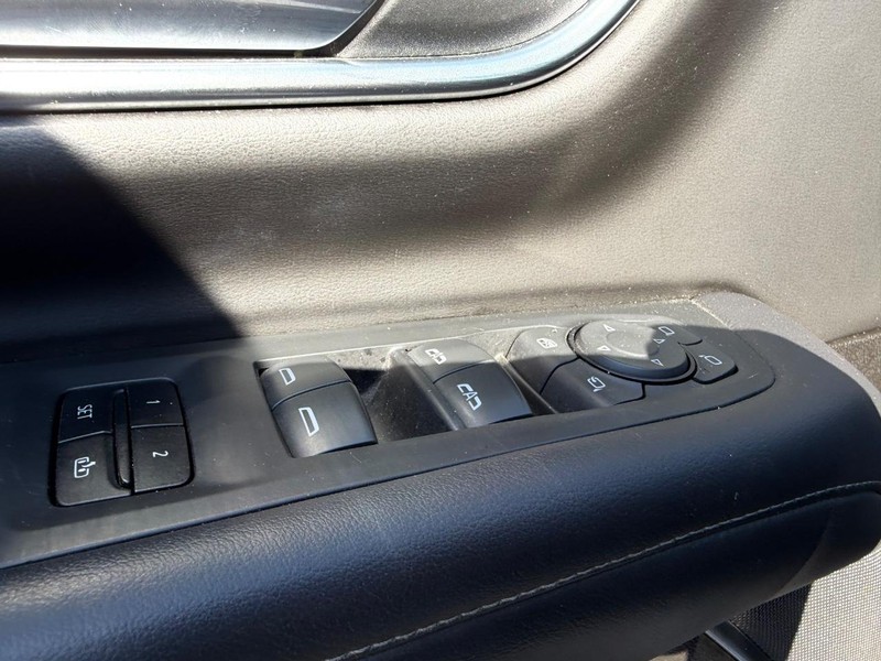 Chevrolet Tahoe Vehicle Full-screen Gallery Image 21