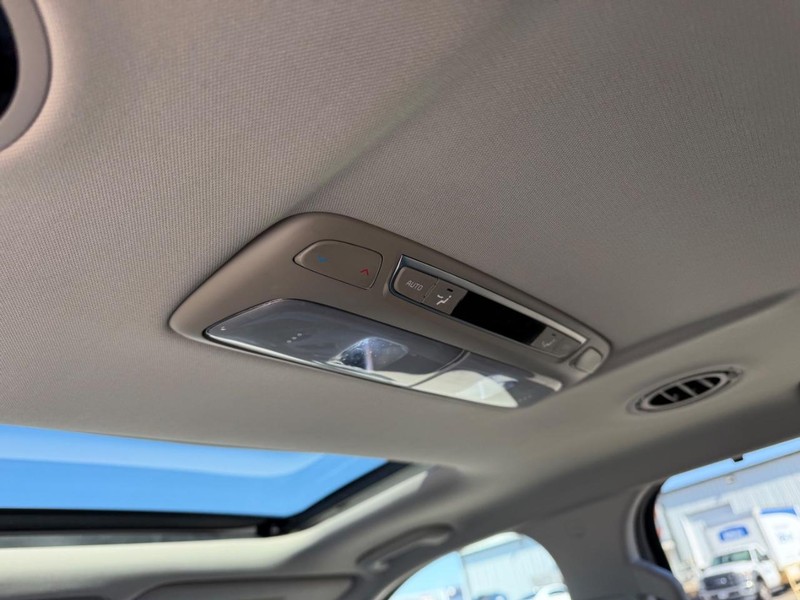 Kia Telluride Vehicle Full-screen Gallery Image 10