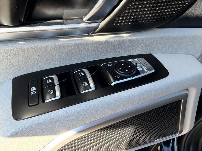 Kia Telluride Vehicle Full-screen Gallery Image 21