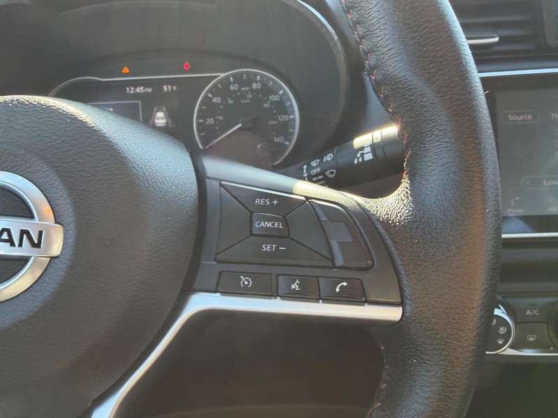 Nissan Versa Vehicle Full-screen Gallery Image 11