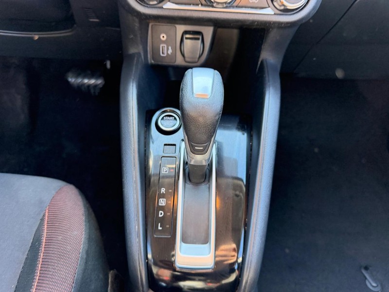 Nissan Versa Vehicle Full-screen Gallery Image 14