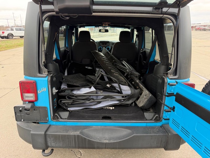 Jeep Wrangler Unlimited Vehicle Full-screen Gallery Image 5