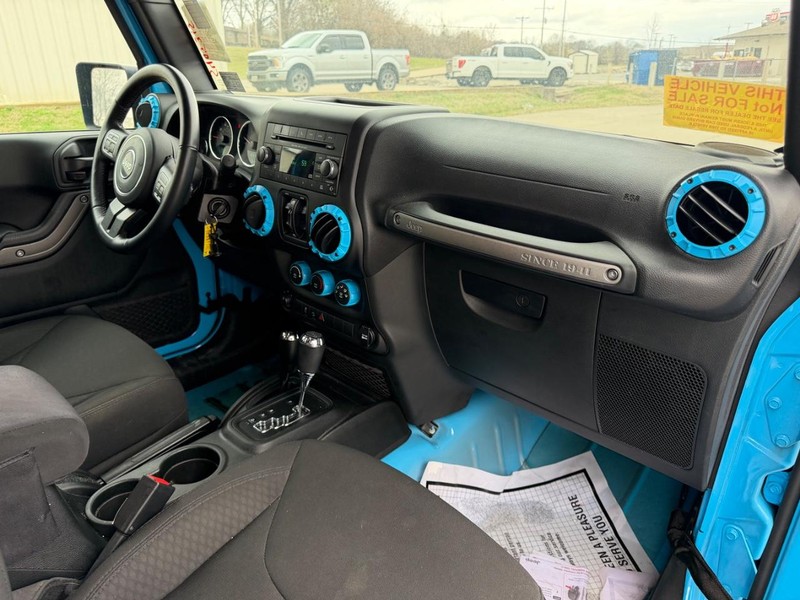 Jeep Wrangler Unlimited Vehicle Full-screen Gallery Image 6