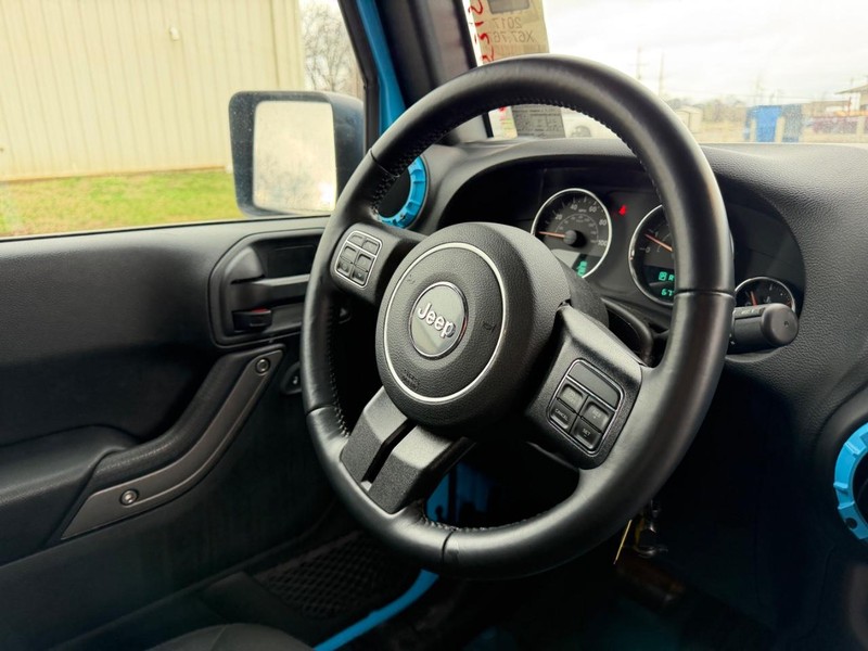 Jeep Wrangler Unlimited Vehicle Full-screen Gallery Image 7