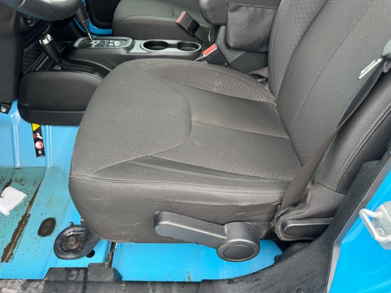 Jeep Wrangler Unlimited Vehicle Full-screen Gallery Image 15