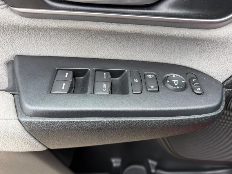 Honda CR-V Vehicle Full-screen Gallery Image 17