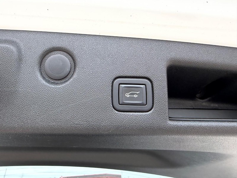 Chevrolet Equinox Vehicle Full-screen Gallery Image 06