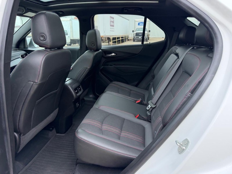 Chevrolet Equinox Vehicle Full-screen Gallery Image 08