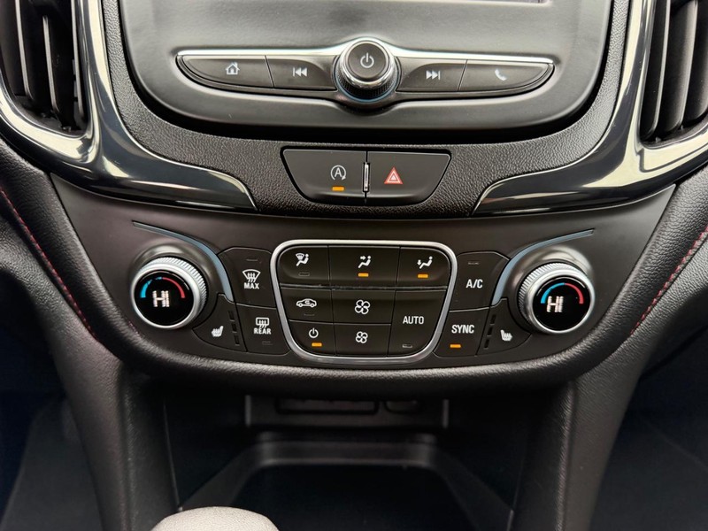 Chevrolet Equinox Vehicle Full-screen Gallery Image 15