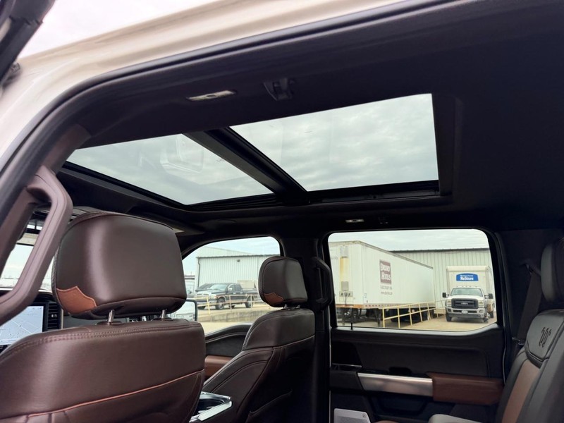 Ford F-150 Vehicle Full-screen Gallery Image 8