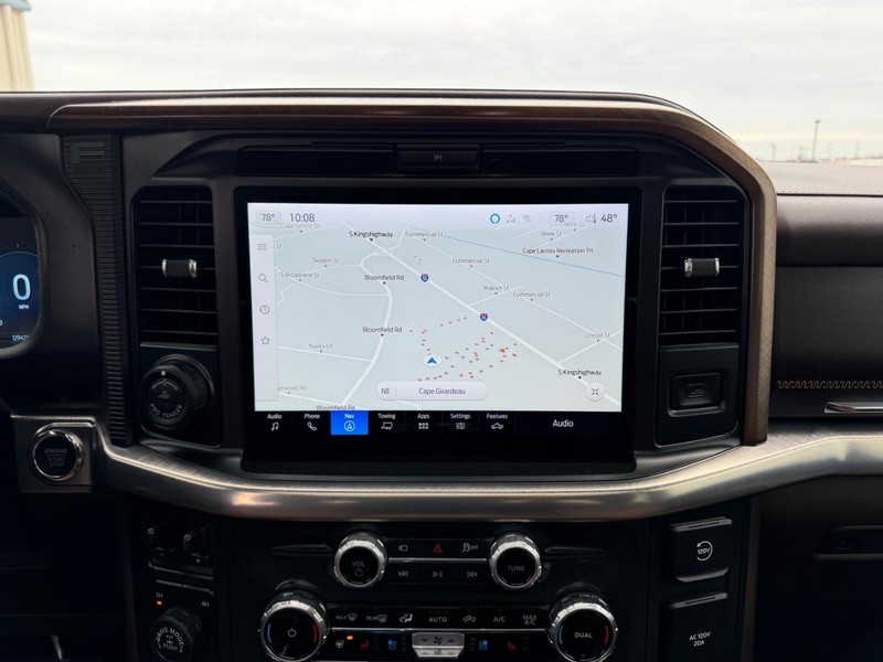 Ford F-150 Vehicle Full-screen Gallery Image 13