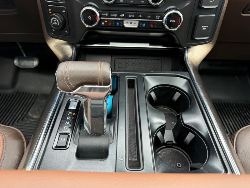 Ford F-150 Vehicle Full-screen Gallery Image 15