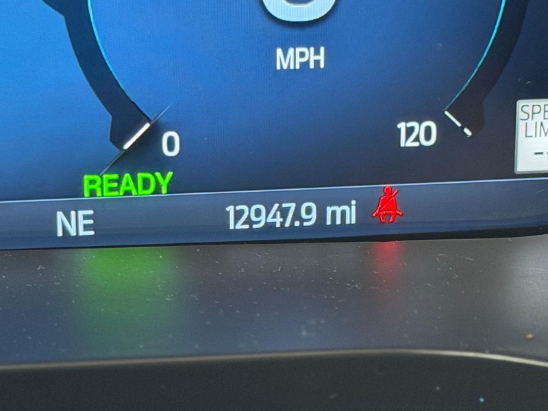 Ford F-150 Vehicle Full-screen Gallery Image 20