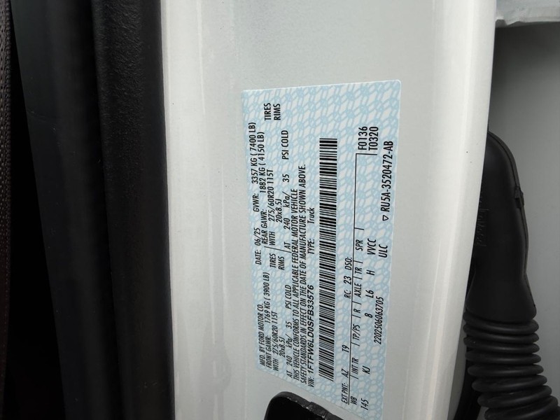 Ford F-150 Vehicle Full-screen Gallery Image 22