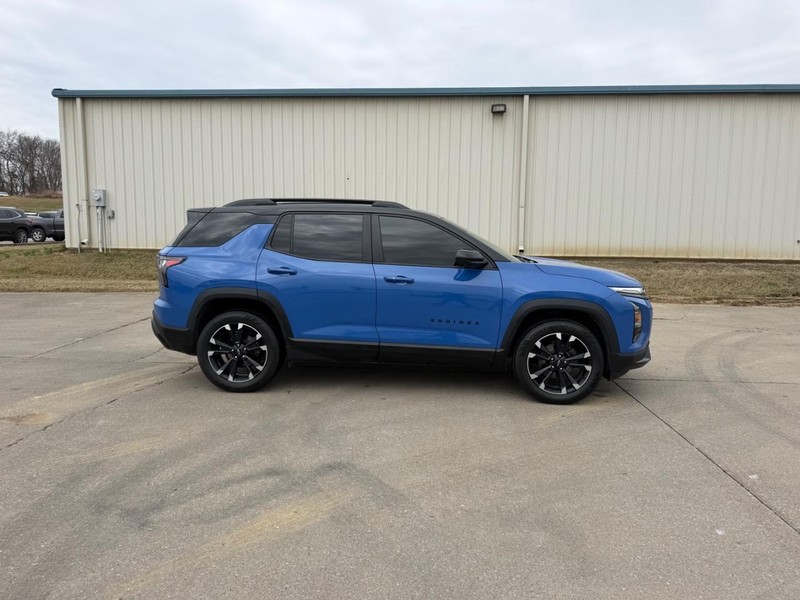 Chevrolet Equinox Vehicle Full-screen Gallery Image 02