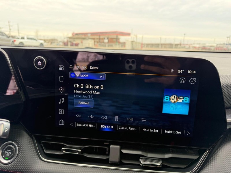 Chevrolet Equinox Vehicle Full-screen Gallery Image 14