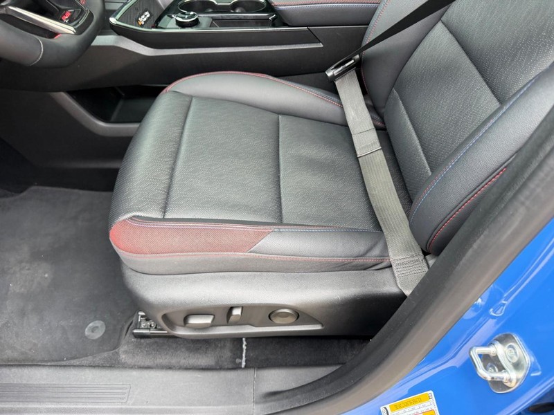 Chevrolet Equinox Vehicle Full-screen Gallery Image 19