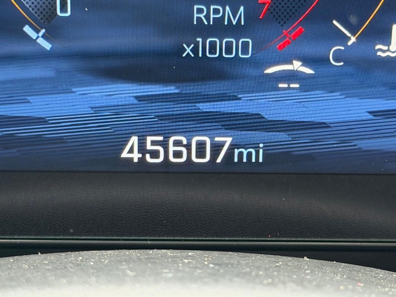 Chevrolet Equinox Vehicle Full-screen Gallery Image 20