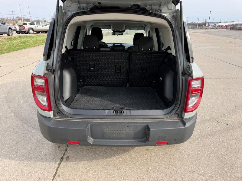 Ford Bronco Sport Vehicle Full-screen Gallery Image 4