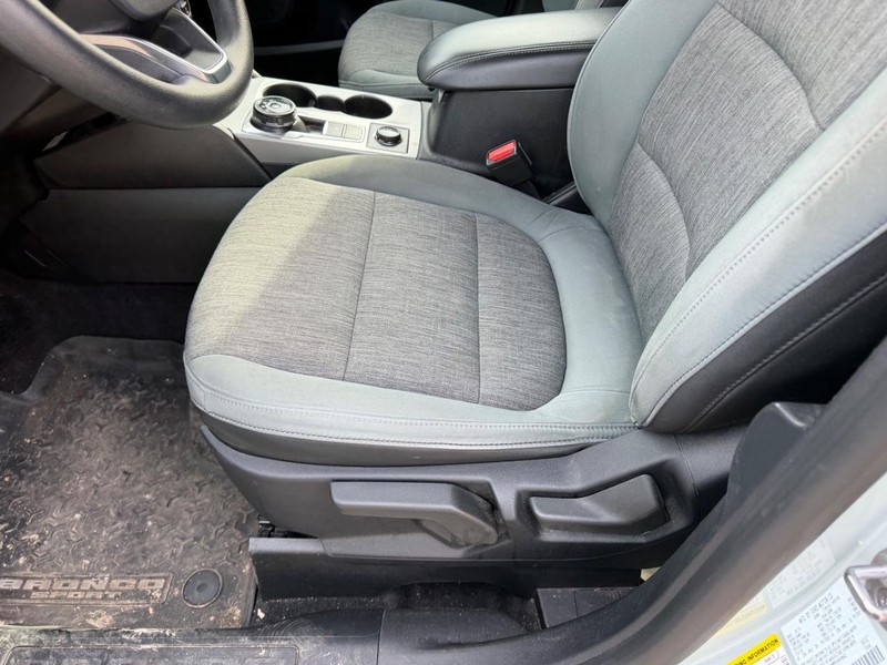 Ford Bronco Sport Vehicle Full-screen Gallery Image 16