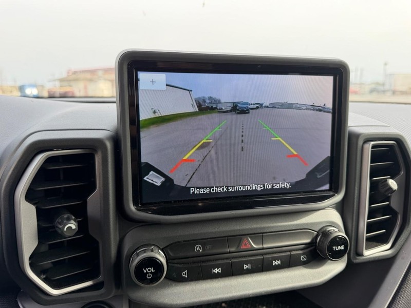 Ford Bronco Sport Vehicle Full-screen Gallery Image 18