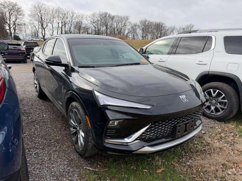 Buick Envista Vehicle Full-screen Gallery Image 02