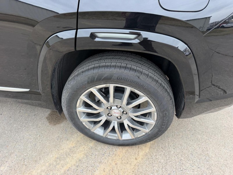 GMC Terrain Vehicle Full-screen Gallery Image 7