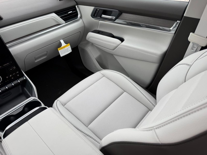 GMC Terrain Vehicle Full-screen Gallery Image 17