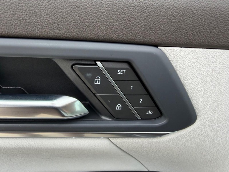 GMC Terrain Vehicle Full-screen Gallery Image 19