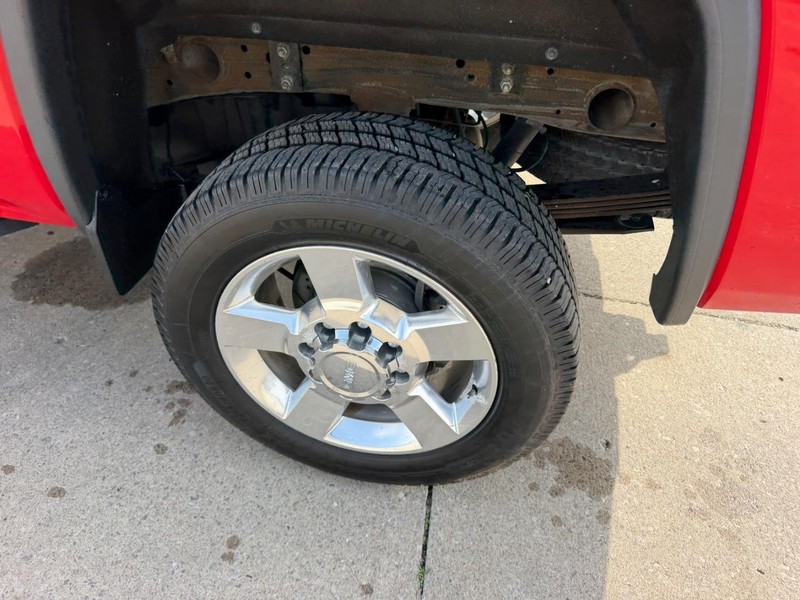 GMC Sierra 2500HD Vehicle Full-screen Gallery Image 6