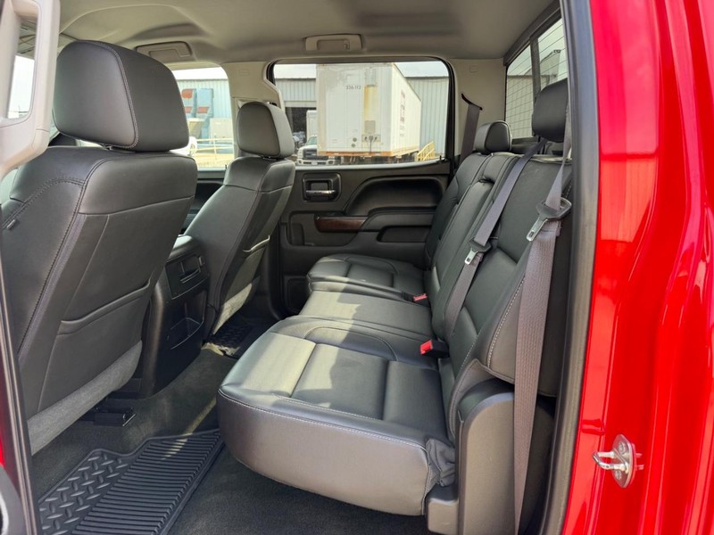 GMC Sierra 2500HD Vehicle Full-screen Gallery Image 7