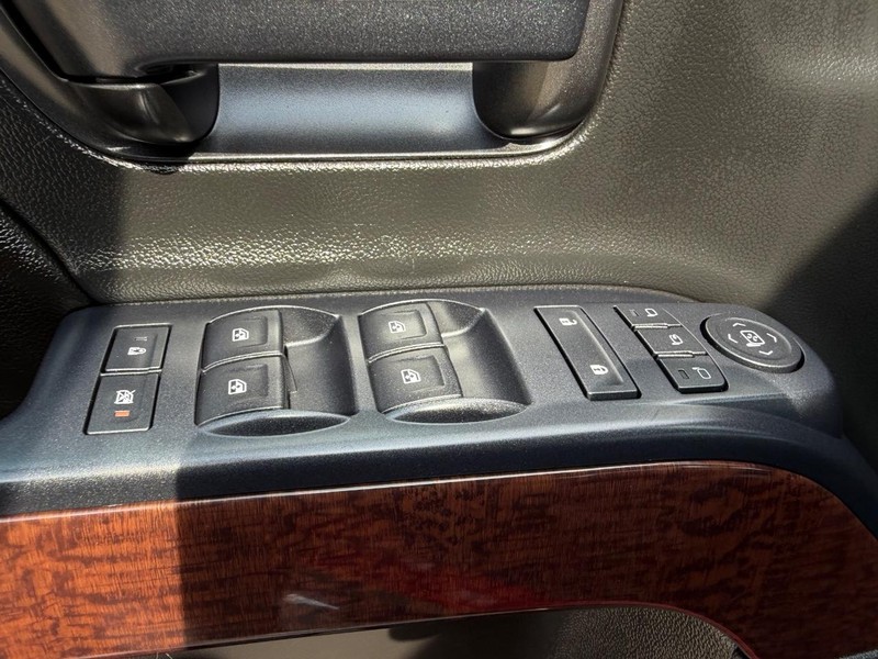 GMC Sierra 2500HD Vehicle Full-screen Gallery Image 15