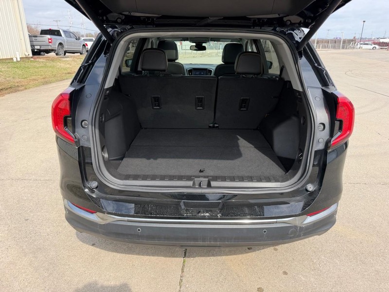 GMC Terrain Vehicle Full-screen Gallery Image 5