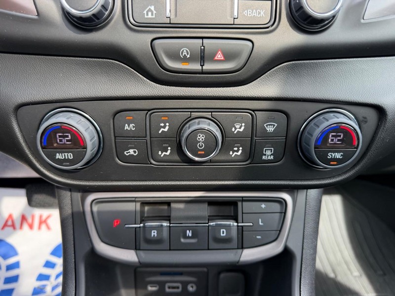 GMC Terrain Vehicle Full-screen Gallery Image 15