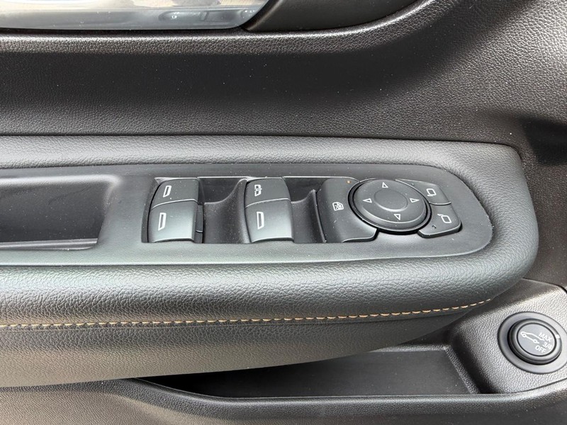 GMC Terrain Vehicle Full-screen Gallery Image 18