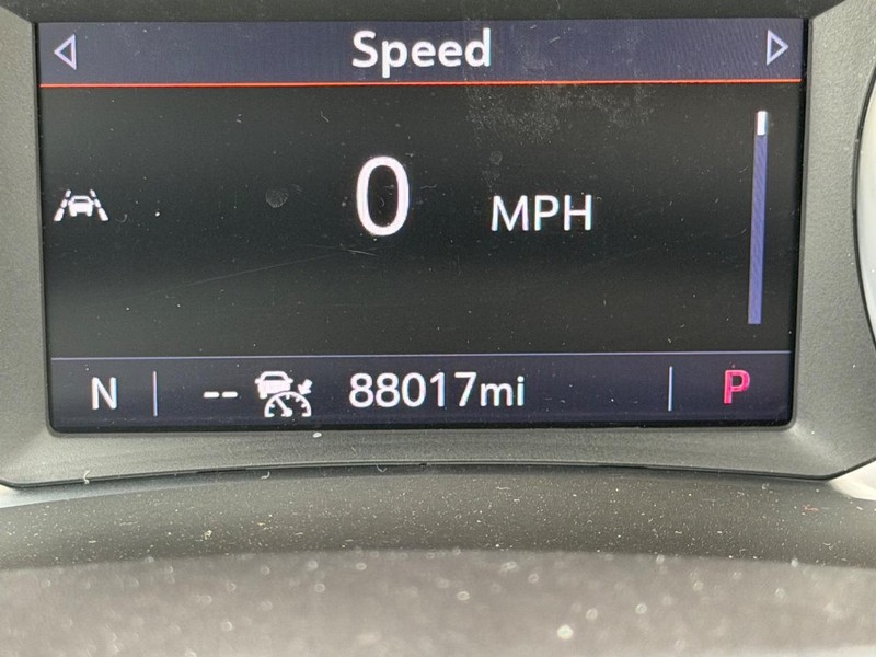 GMC Terrain Vehicle Full-screen Gallery Image 21