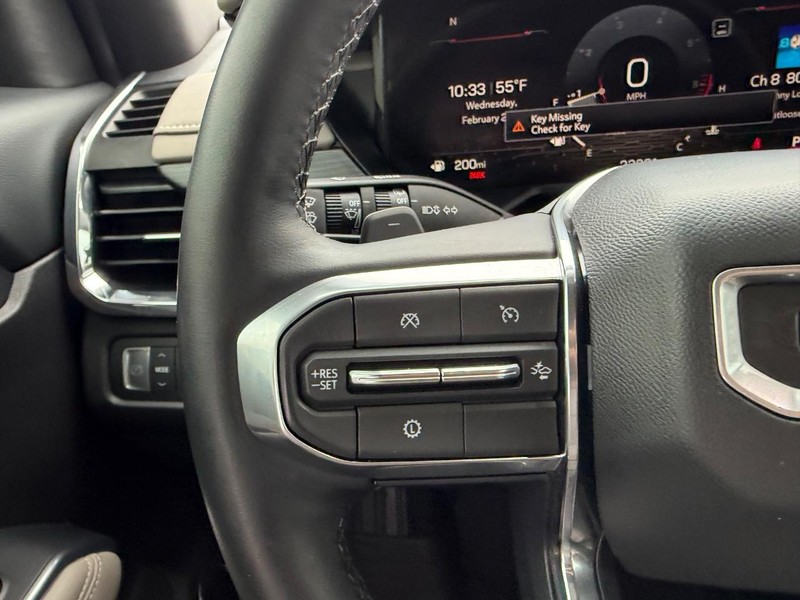 GMC Acadia Vehicle Full-screen Gallery Image 13