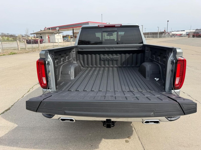 GMC Sierra 1500 Vehicle Full-screen Gallery Image 5