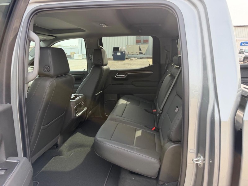 GMC Sierra 1500 Vehicle Full-screen Gallery Image 7