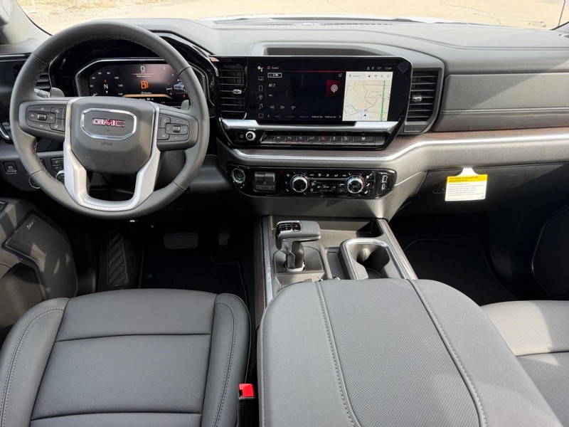 GMC Sierra 1500 Vehicle Full-screen Gallery Image 8