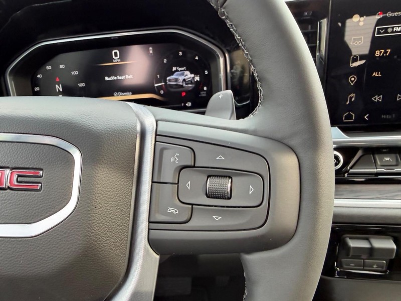 GMC Sierra 1500 Vehicle Full-screen Gallery Image 11