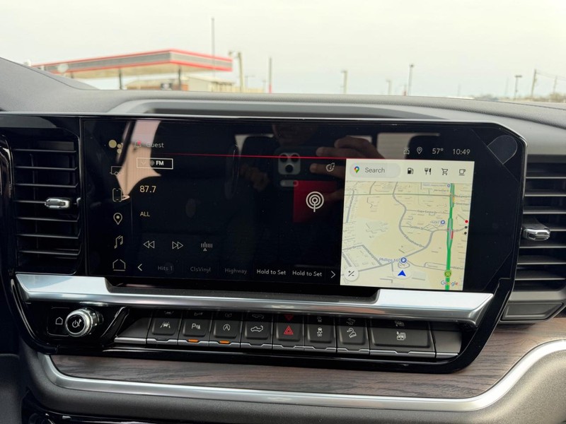 GMC Sierra 1500 Vehicle Full-screen Gallery Image 12