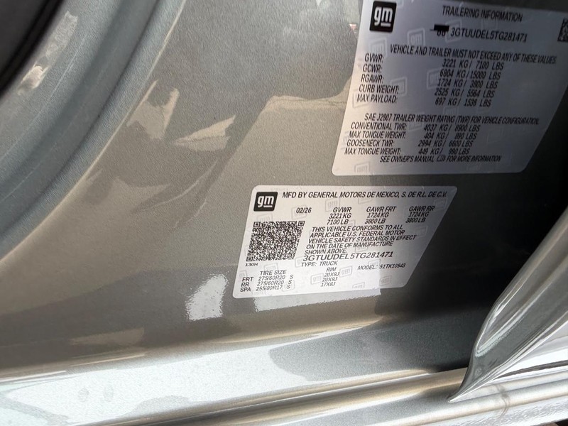 GMC Sierra 1500 Vehicle Full-screen Gallery Image 21