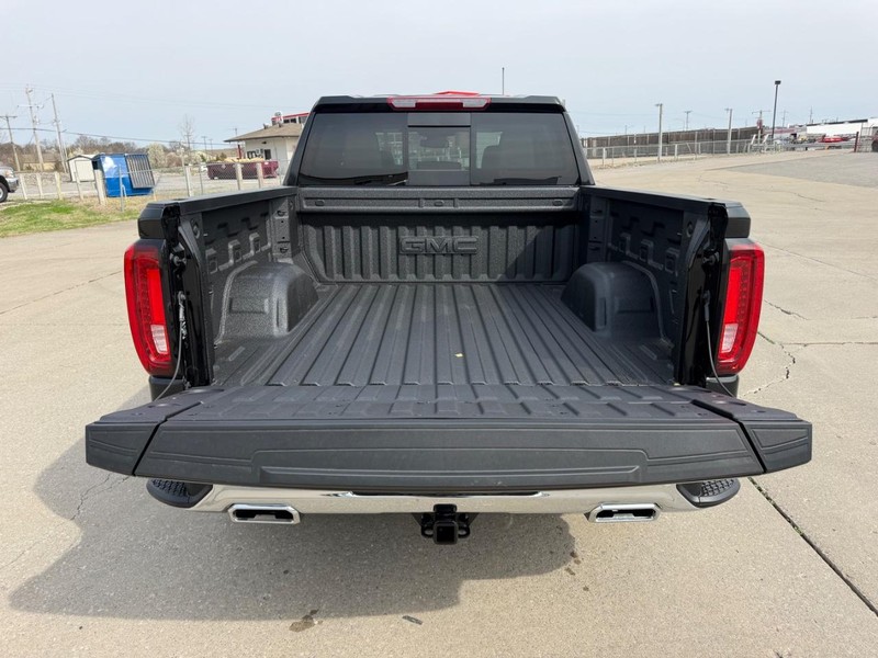 GMC Sierra 1500 Vehicle Full-screen Gallery Image 5
