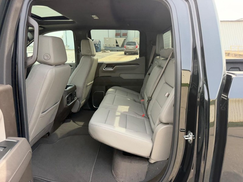 GMC Sierra 1500 Vehicle Full-screen Gallery Image 7