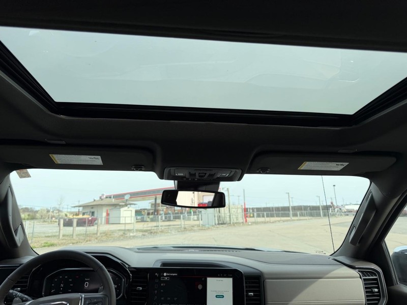 GMC Sierra 1500 Vehicle Full-screen Gallery Image 8